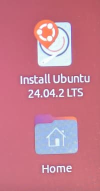 Ubuntuの日本語設定前のデスクトップ